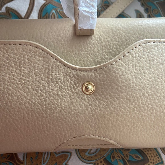 Vince Camuto Aviva Wallet Crossbody - Picture 4 of 10